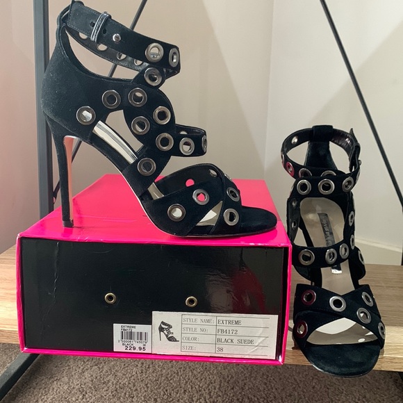 Wayne Cooper Shoes - WayneCooper high hills,worn only once,very goodcondition,looking like new,size38